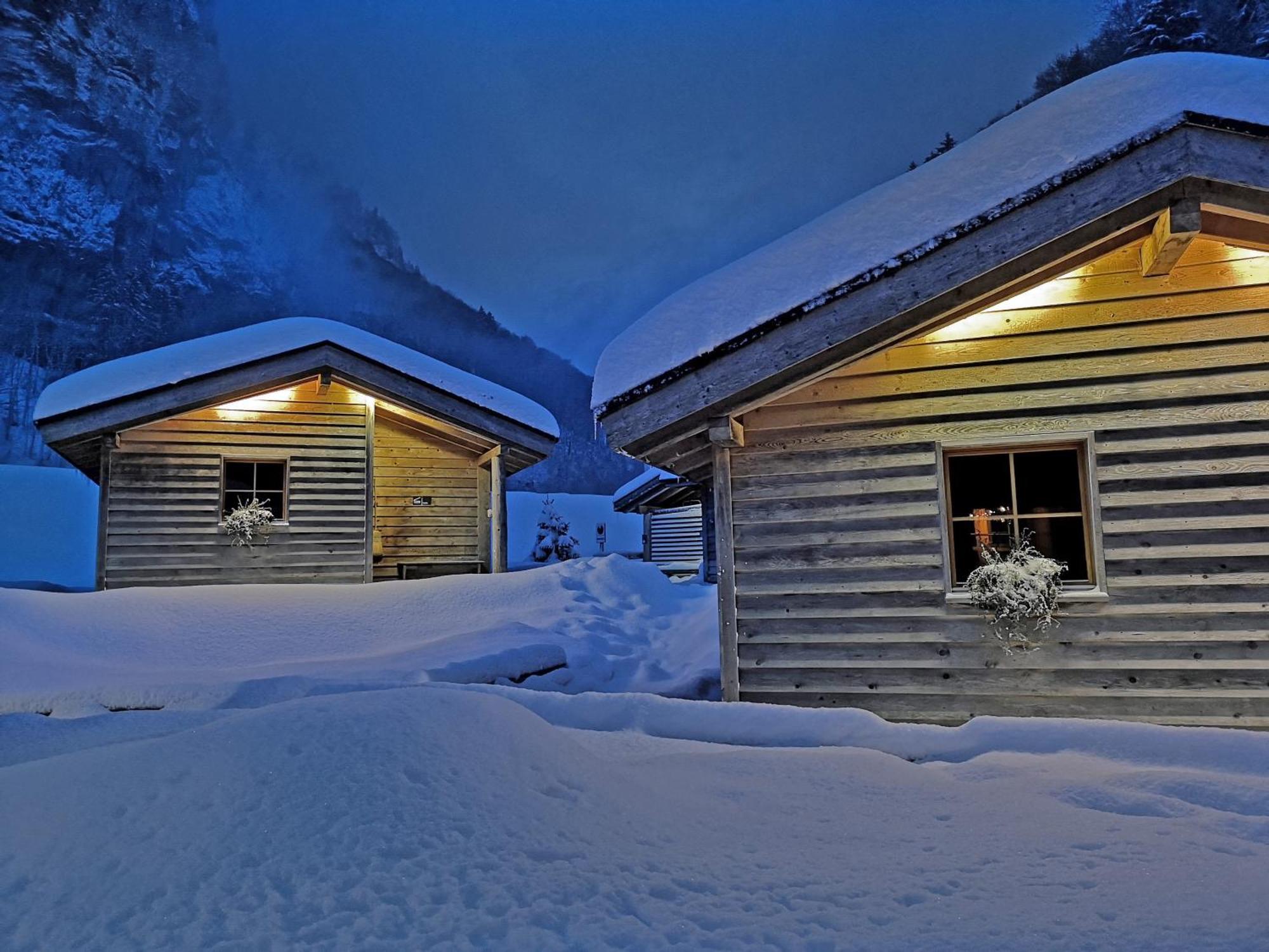 Hüttenhotel Husky Lodge Muotathal Exterior foto