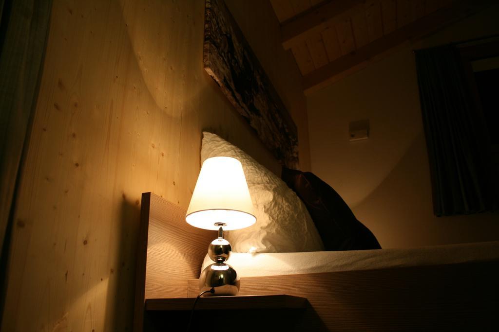 Hüttenhotel Husky Lodge Muotathal Habitación foto