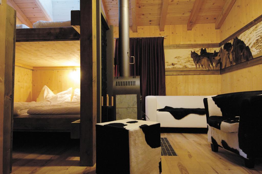 Hüttenhotel Husky Lodge Muotathal Habitación foto